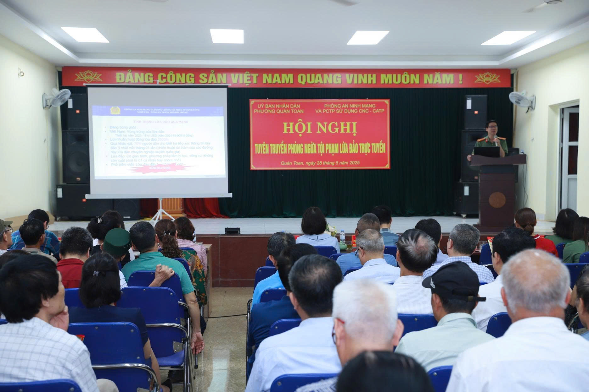 Phường Quán Toan tuyên truyền phòng ngừa tội phạm lừa đảo trực tuyến